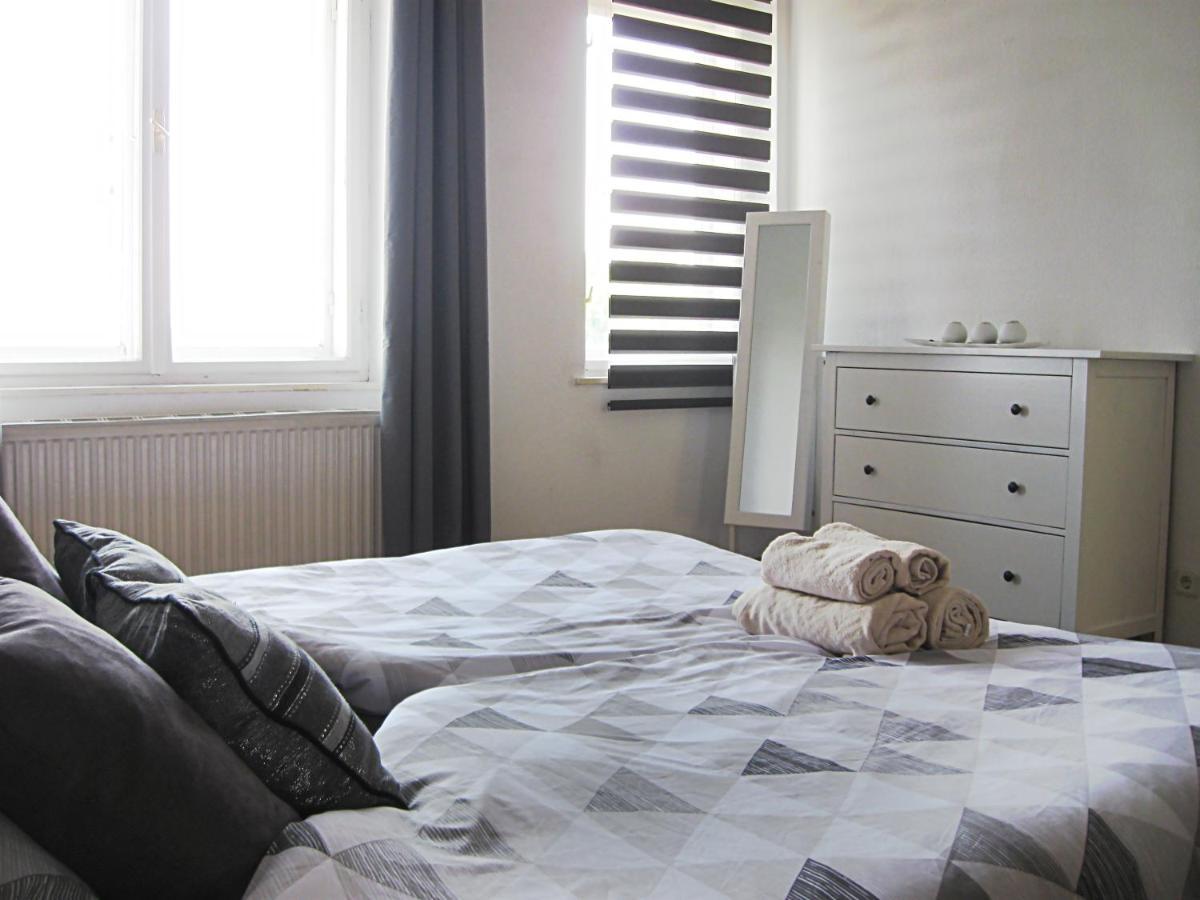 Danube View House With Garden Appartement Wenen Buitenkant foto